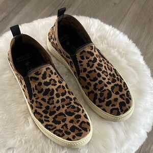 Earth Leopard Print Casual Slip-Ons